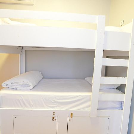 Cheers Vintage Hostel Istanbul Bagian luar foto A bunk bed