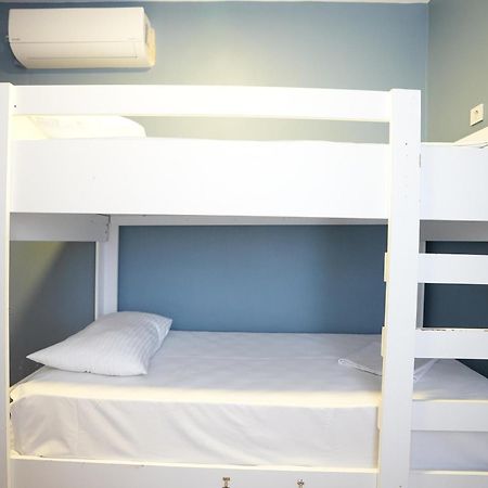 Cheers Vintage Hostel Istanbul Bagian luar foto A bunk bed
