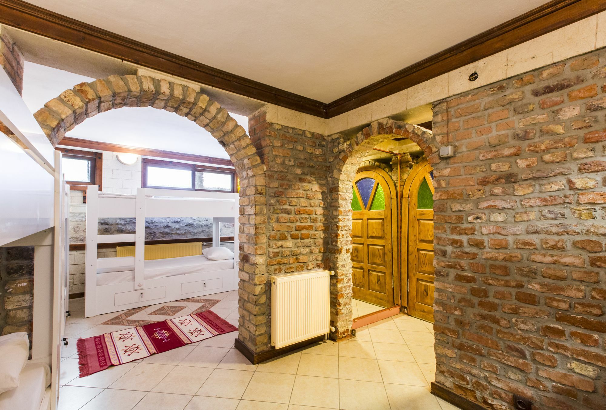 Cheers Vintage Hostel Istanbul Bagian luar foto Interior of the house